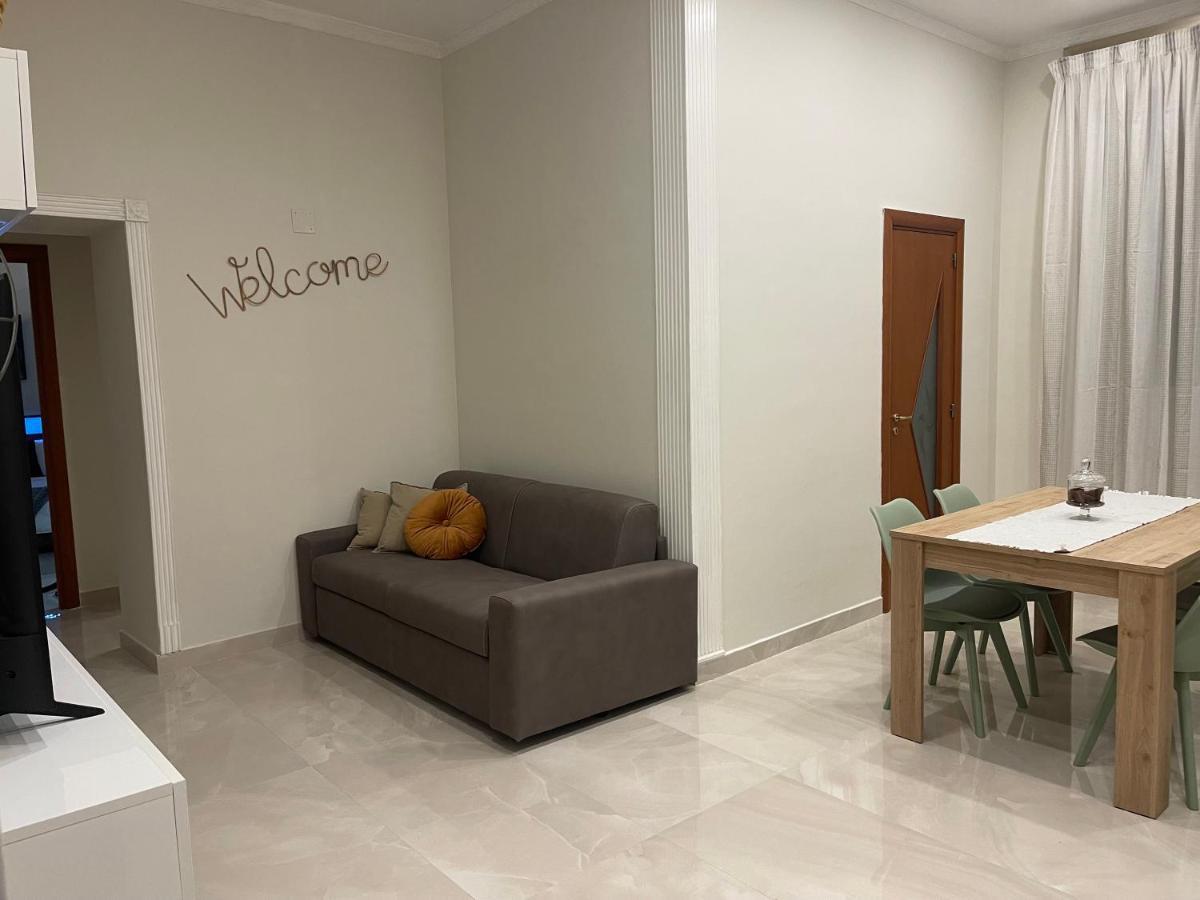 Miracles On 32Th Street Apartment Naples Exterior photo