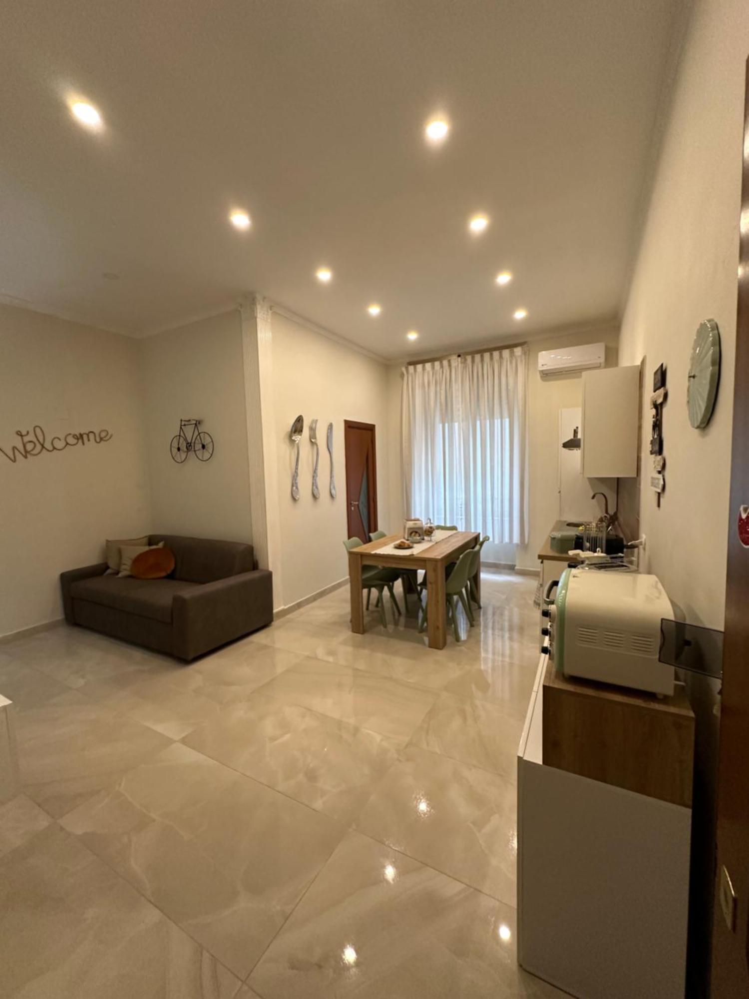 Miracles On 32Th Street Apartment Naples Exterior photo