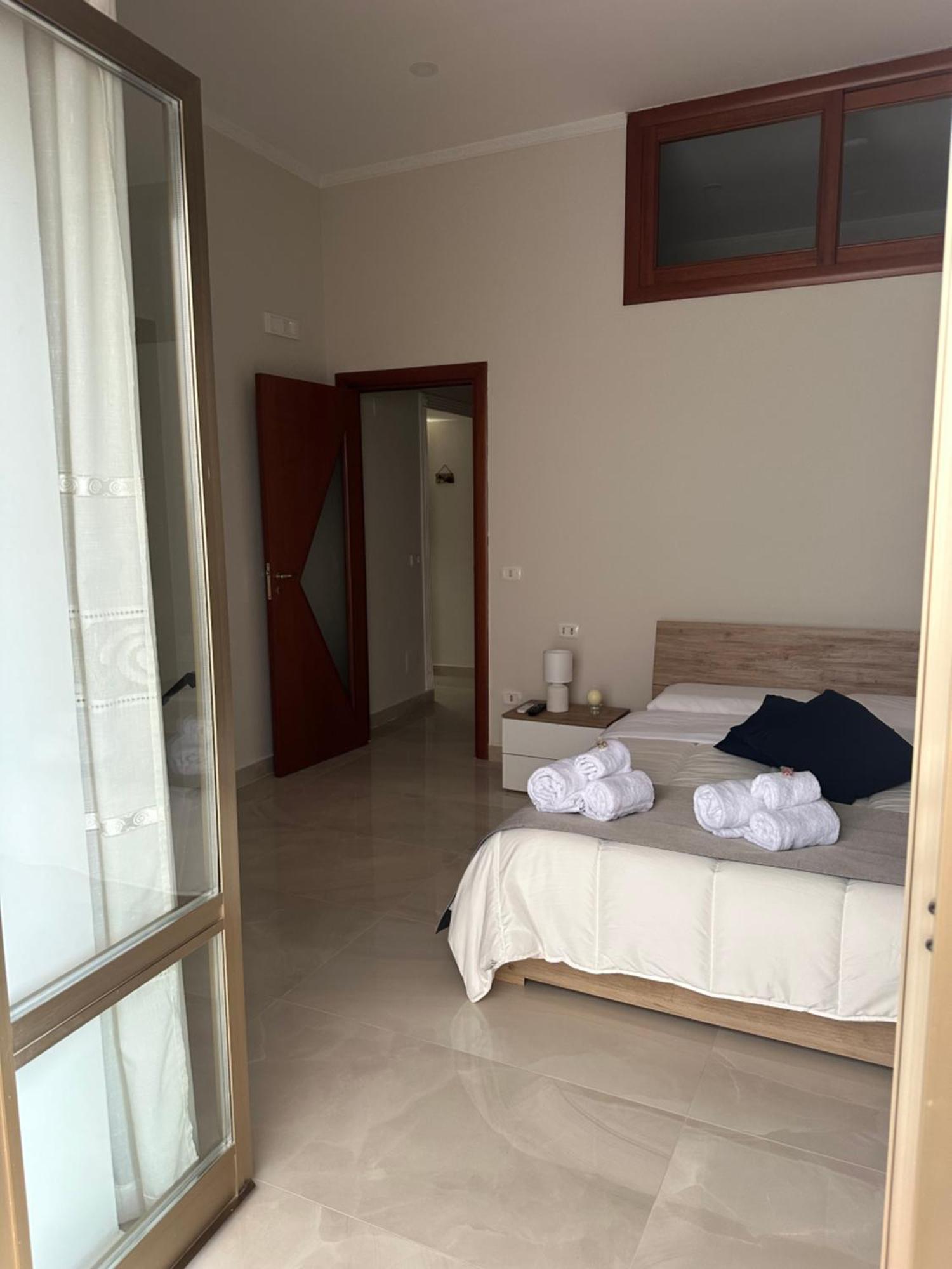 Miracles On 32Th Street Apartment Naples Exterior photo